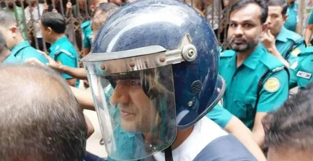 কারাগার থেকেই বার কাউন্সিল নির্বাচনে প্রতিদ্বন্দ্বিতা করতে চান ব্যারিস্টার সুমন